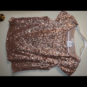 NWT. Rose gold sequin top